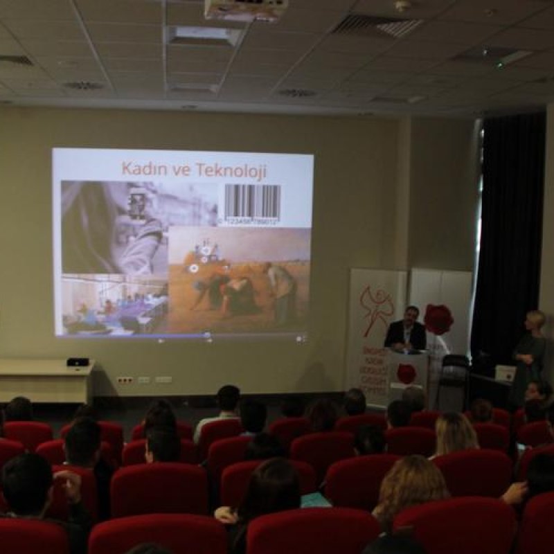 “Women and Technology” Themed Seminar Attracted Attention