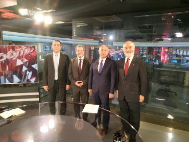 BloombergHT Programında Adana Hacı Sabancı Organize Sanayi Bölgesi Yönetim Kurulu Başkanı Bekir Sütcü'yü Misafir Ettik